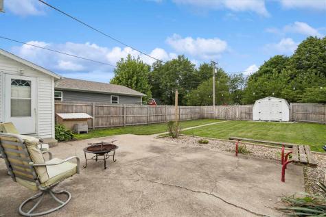 302 W Linn Street Lone Tree IA 52755