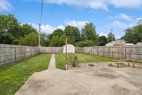 302 W Linn Street Lone Tree IA 52755