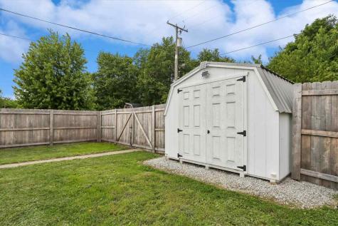 302 W Linn Street Lone Tree IA 52755