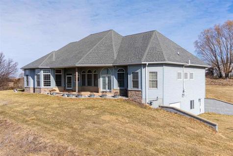 2245 288th Drive Williamsburg IA 52361