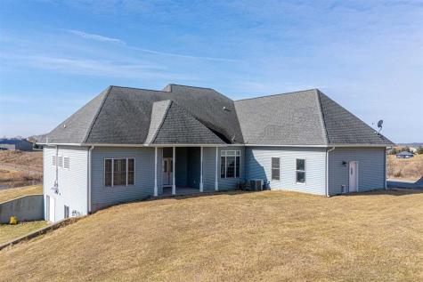 2245 288th Drive Williamsburg IA 52361