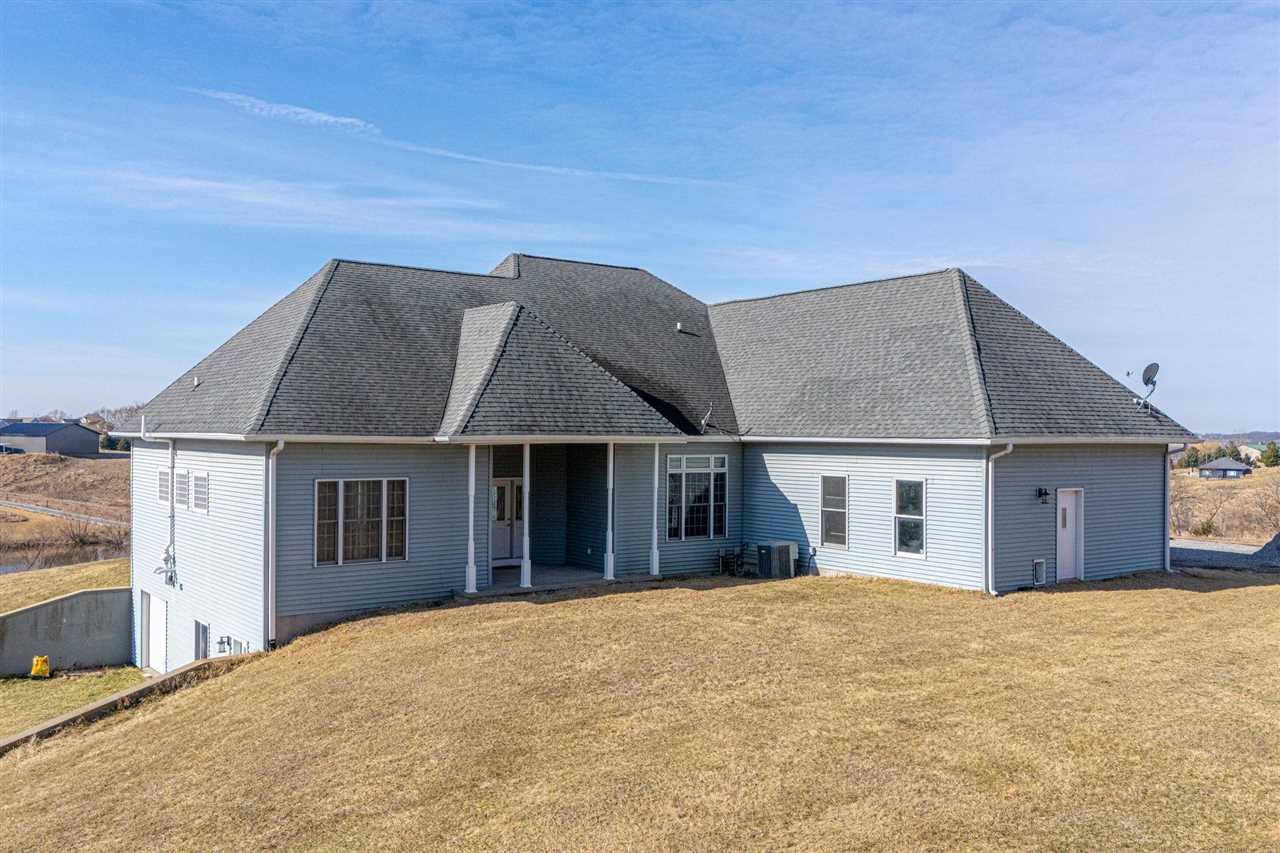 2245 288th Drive Williamsburg IA 52361