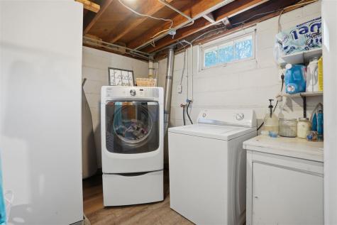 706 Giblin Drive Iowa City IA 52246