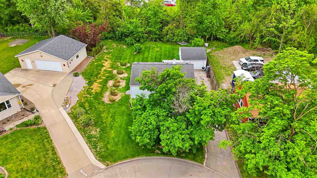 706 Giblin Drive Iowa City IA 52246