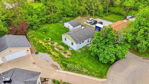 706 Giblin Drive Iowa City IA 52246