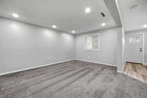 2116 10th St Place Coralville IA 52241