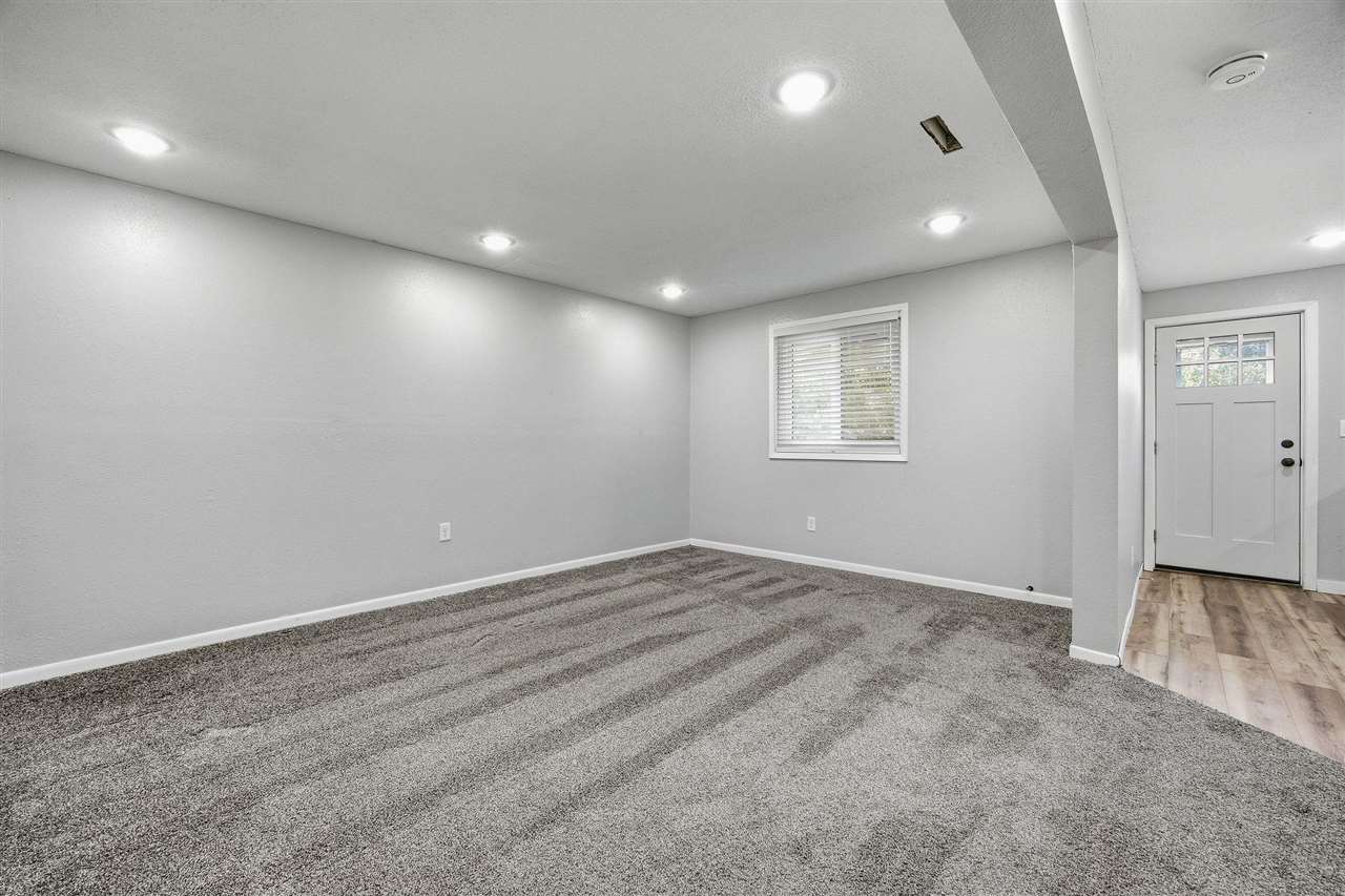 2116 10th St Place Coralville IA 52241