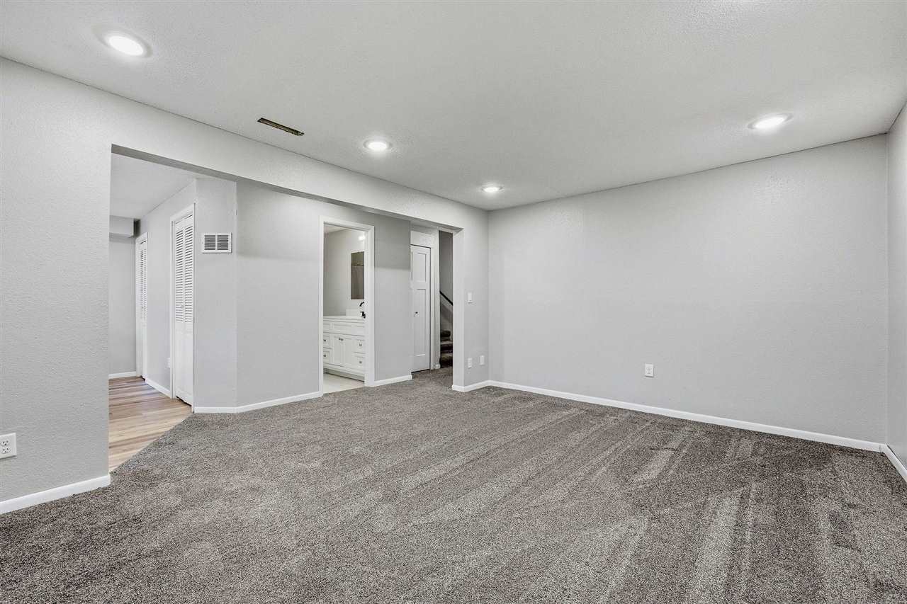 2116 10th St Place Coralville IA 52241