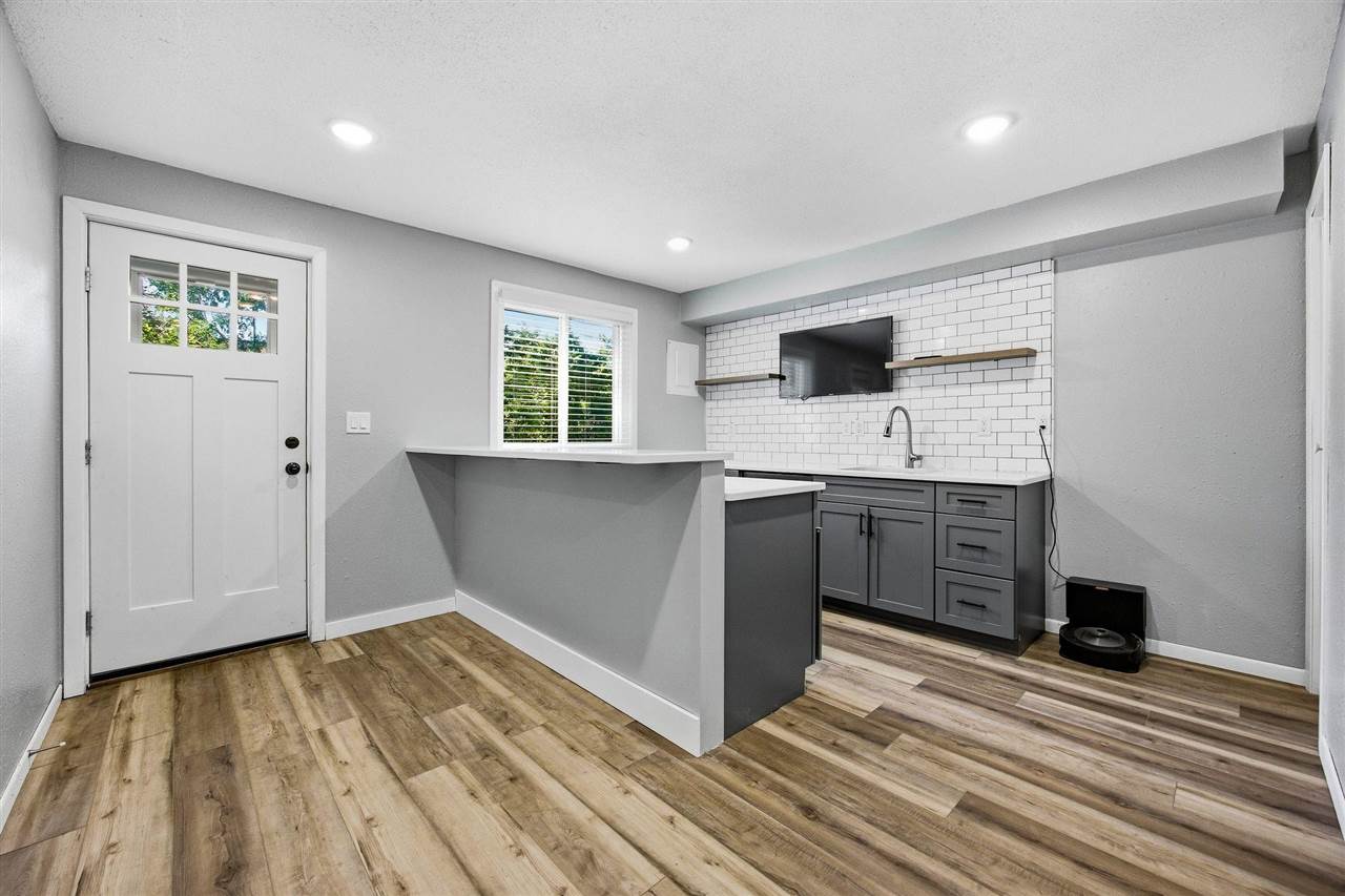 2116 10th St Place Coralville IA 52241
