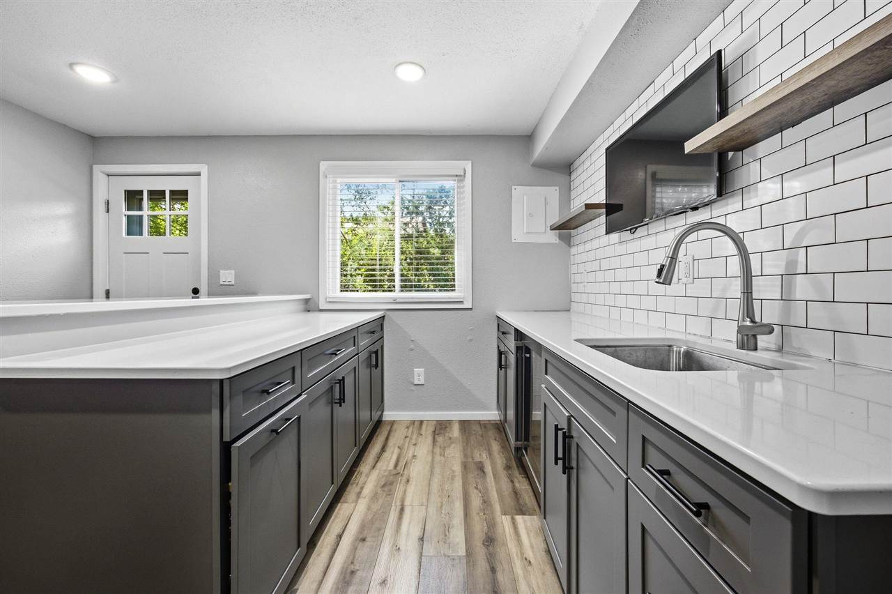 2116 10th St Place Coralville IA 52241