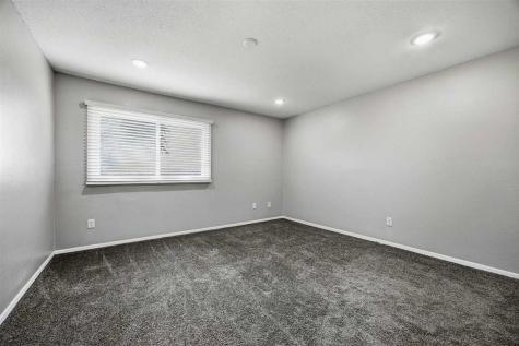 2116 10th St Place Coralville IA 52241
