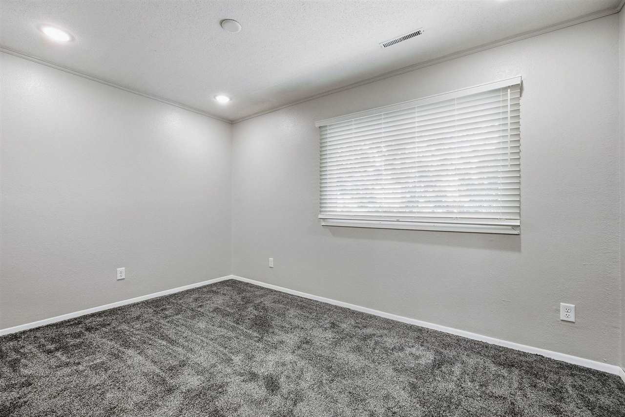2116 10th St Place Coralville IA 52241