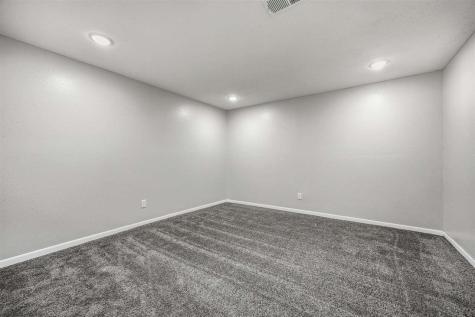 2116 10th St Place Coralville IA 52241