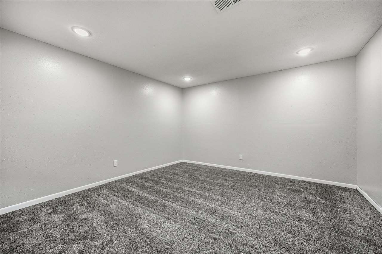 2116 10th St Place Coralville IA 52241