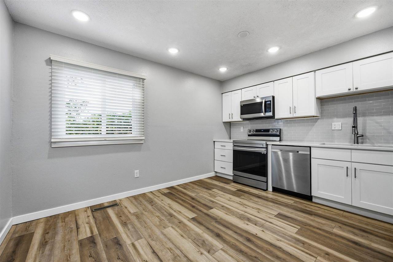 2116 10th St Place Coralville IA 52241