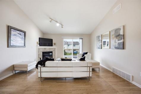 137 S Park Ridge Road North Liberty IA 52317