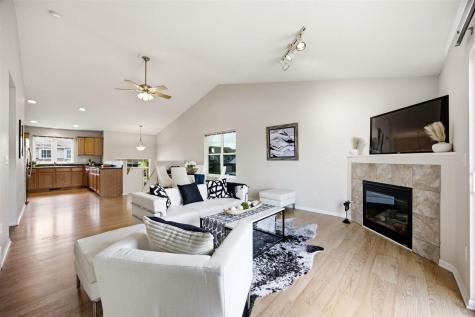137 S Park Ridge Road North Liberty IA 52317