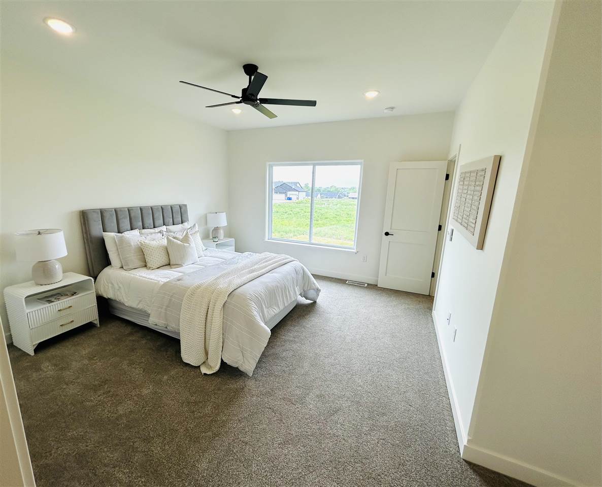 801 Crestview Drive Solon IA 52333