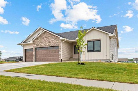 801 Crestview Drive Solon IA 52333
