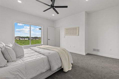 801 Crestview Drive Solon IA 52333