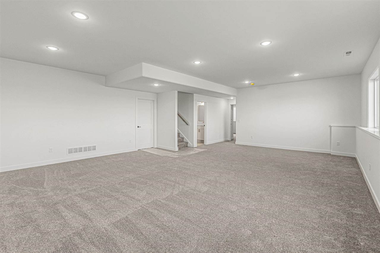801 Crestview Drive Solon IA 52333