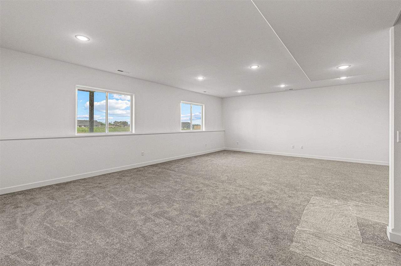 801 Crestview Drive Solon IA 52333