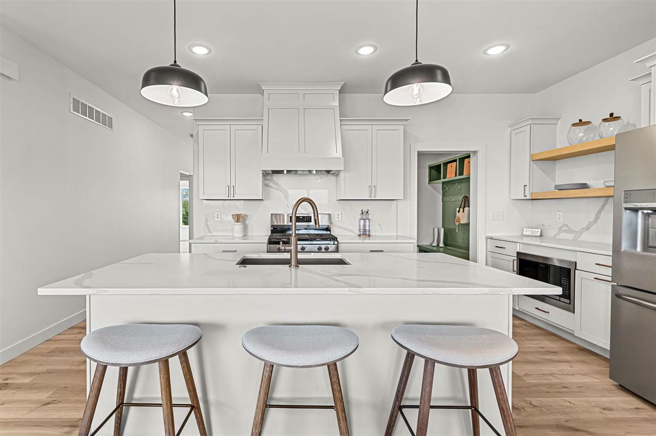 801 Crestview Drive Solon IA 52333