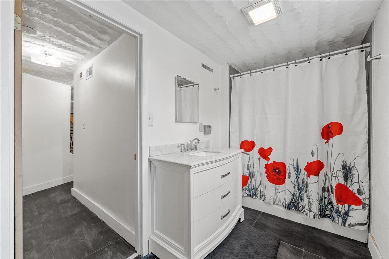 415 N Governor Street Iowa City IA 52245