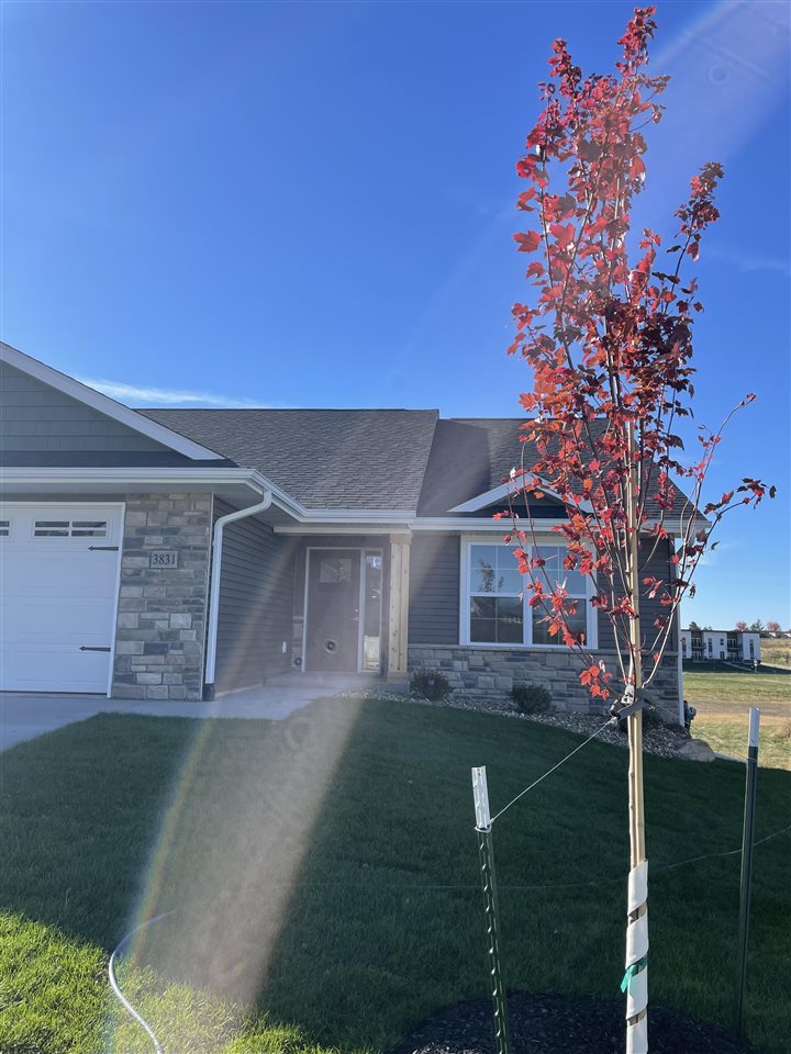 3831 Winnsboro Drive Iowa City IA 52245