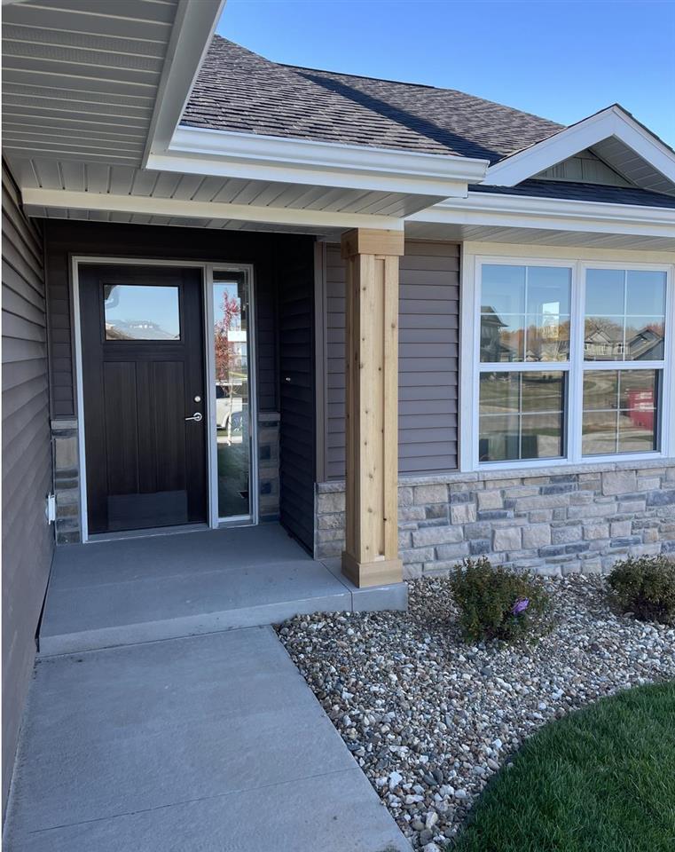 3831 Winnsboro Drive Iowa City IA 52245