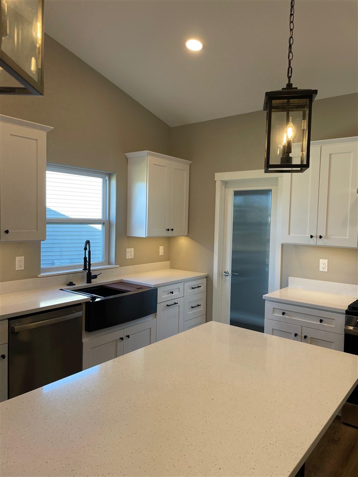 3831 Winnsboro Drive Iowa City IA 52245