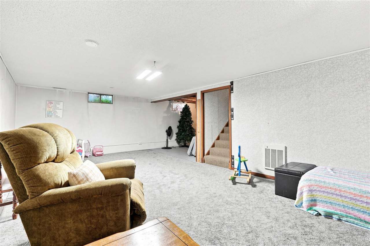 2096 230th Street Washington IA 52353