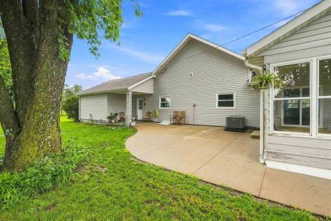 2096 230th Street Washington IA 52353