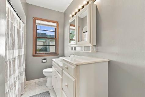264 Wilson Avenue SW Cedar Rapids IA 52404