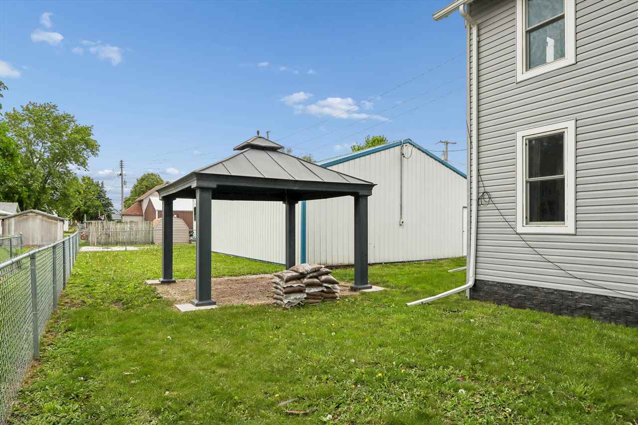 222 E 5th Washington IA 52353