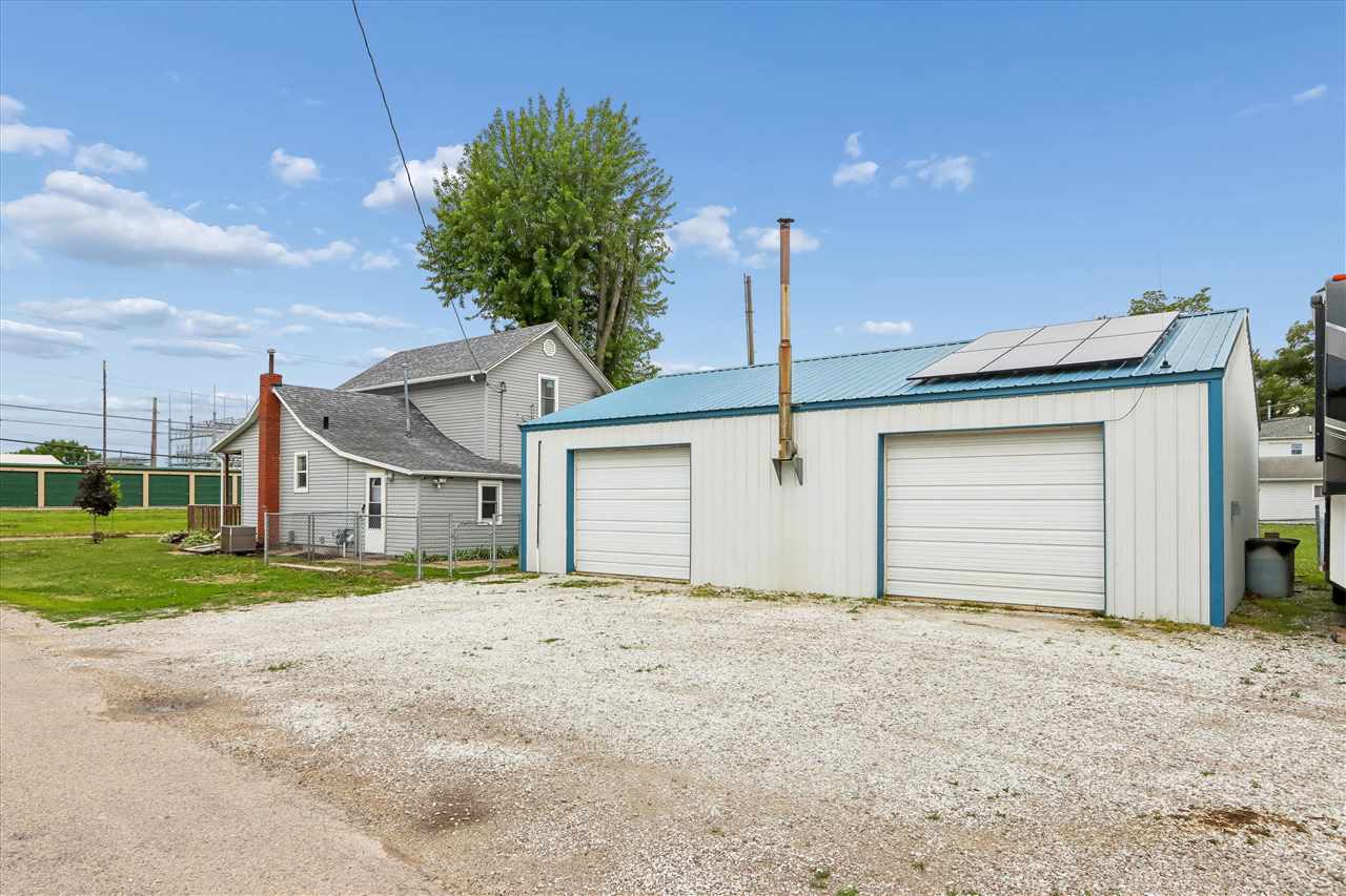 222 E 5th Washington IA 52353