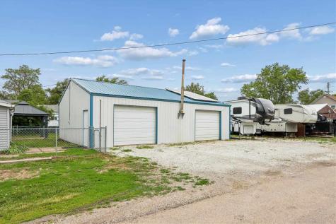 222 E 5th Washington IA 52353