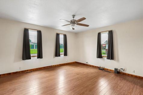 222 E 5th Washington IA 52353