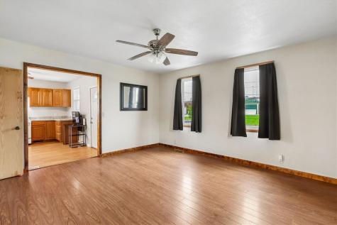 222 E 5th Washington IA 52353