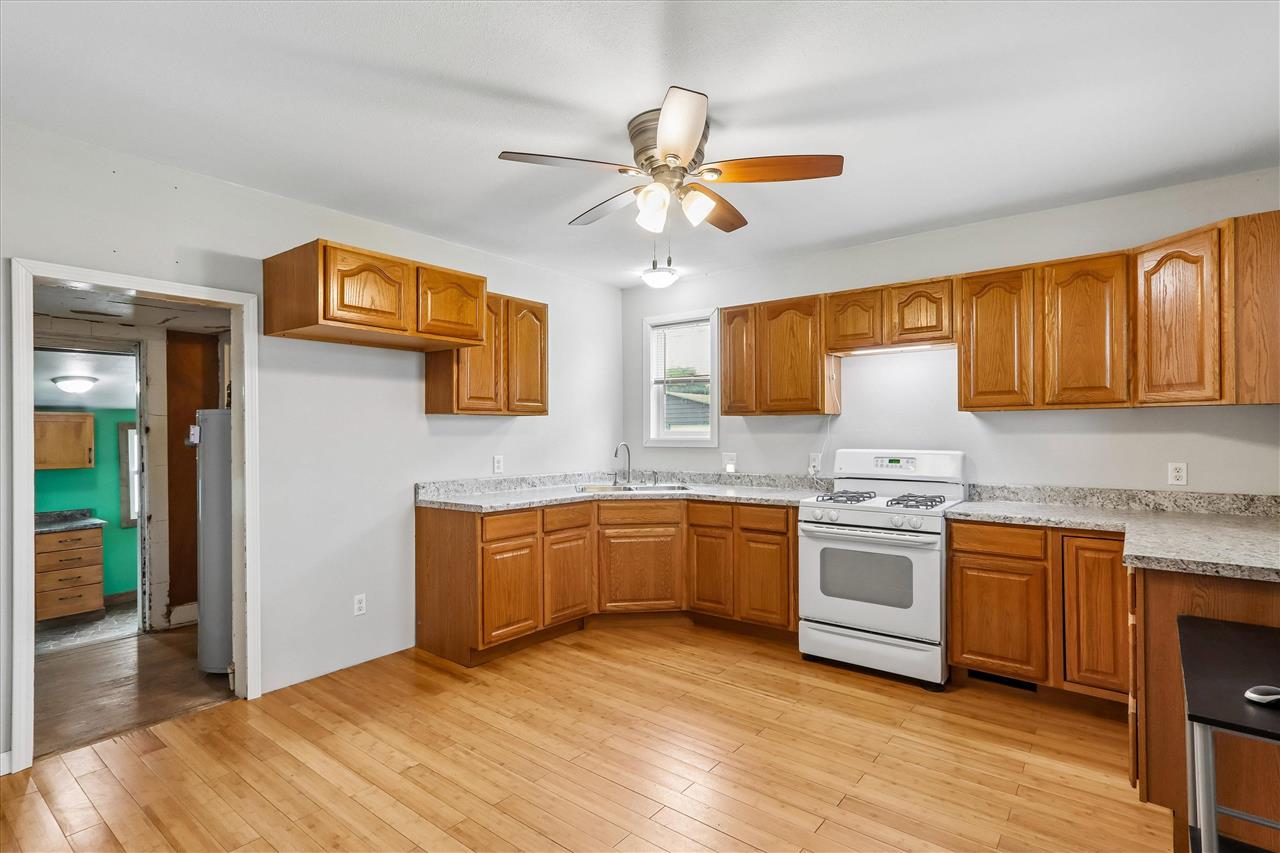 222 E 5th Washington IA 52353