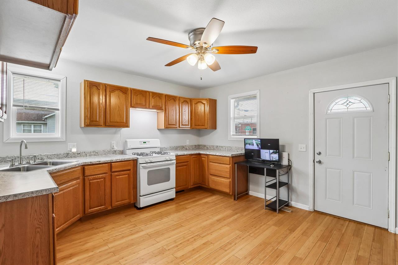 222 E 5th Washington IA 52353
