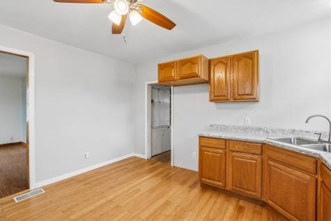 222 E 5th Washington IA 52353