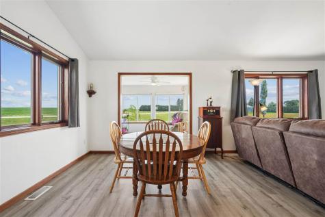 105 6th Avenue W Walford IA 52351