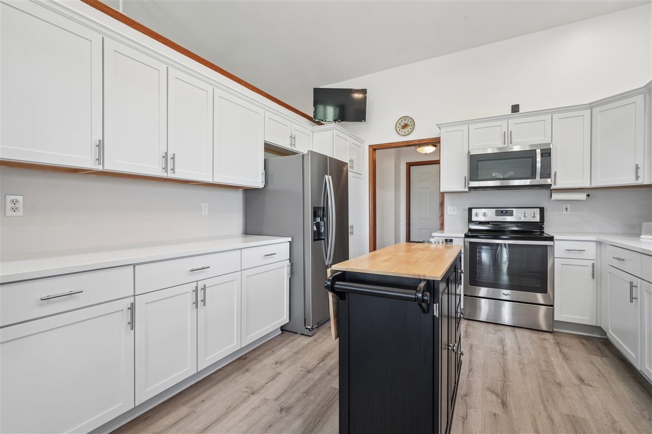 105 6th Avenue W Walford IA 52351