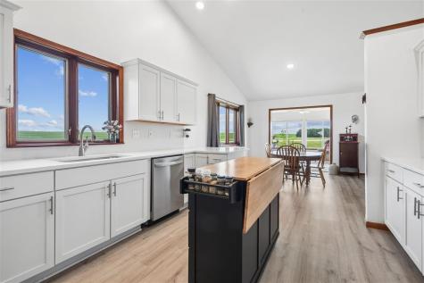 105 6th Avenue W Walford IA 52351