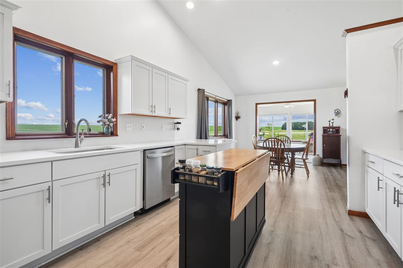 105 6th Avenue W Walford IA 52351
