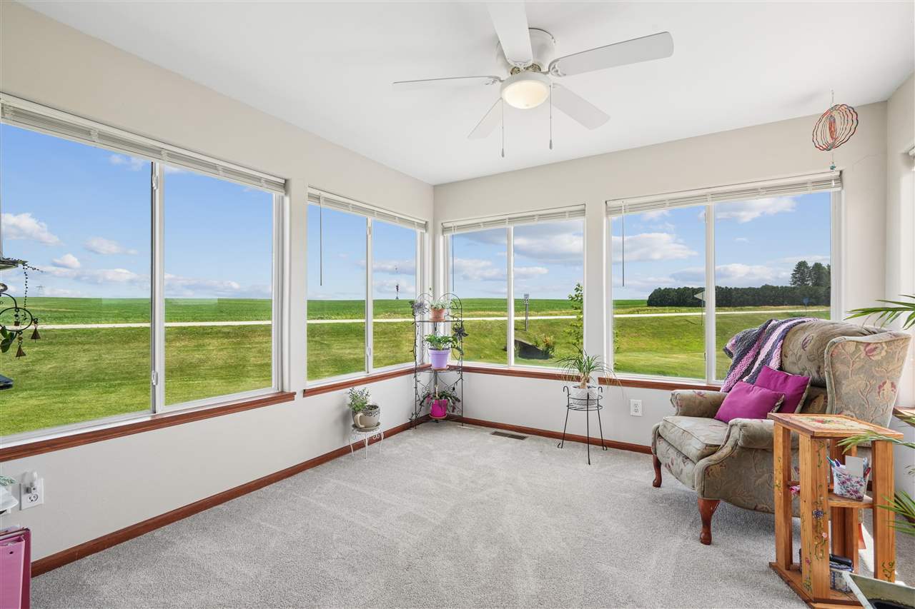 105 6th Avenue W Walford IA 52351