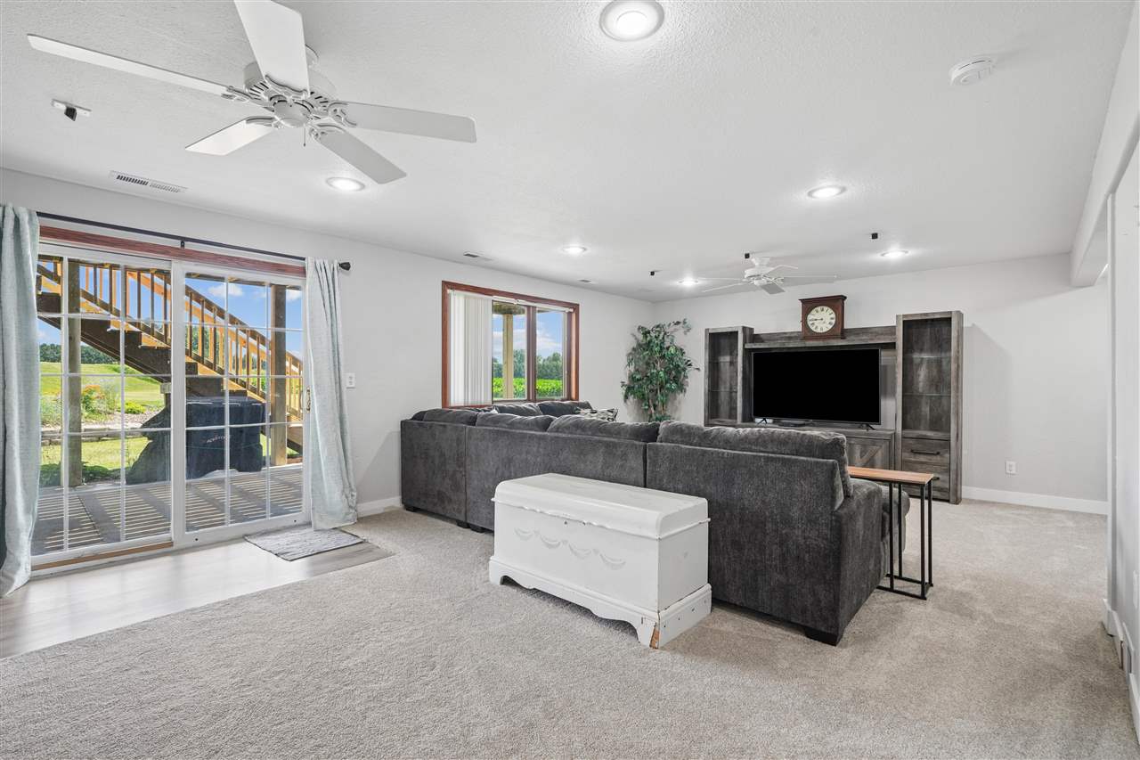 105 6th Avenue W Walford IA 52351