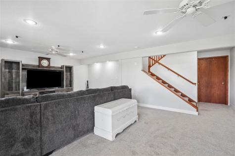 105 6th Avenue W Walford IA 52351