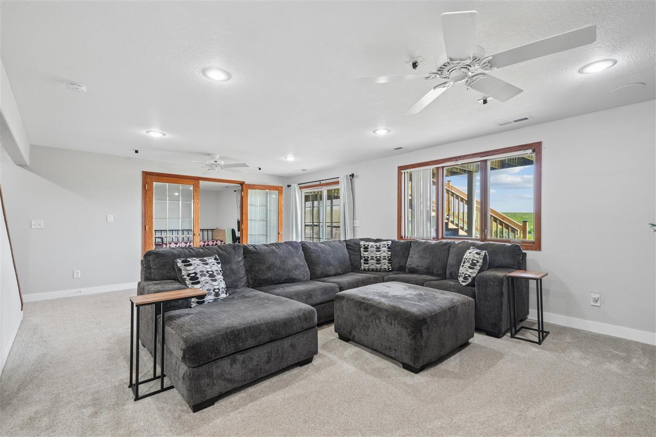 105 6th Avenue W Walford IA 52351